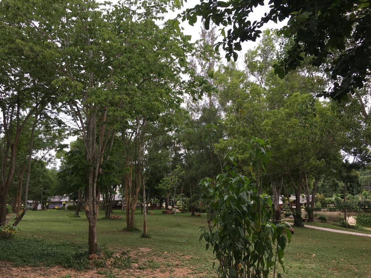 Baanraisooksangchan Kaeng Kachan Ngoại thất bức ảnh